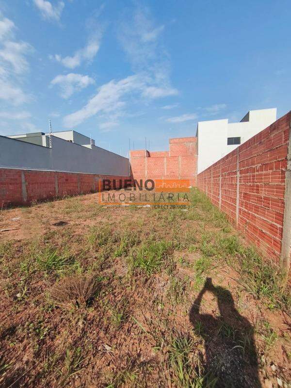 Terreno à venda no Jardim Aranha Oliveira: 