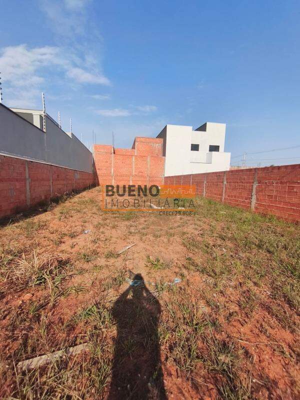 Terreno à venda no Jardim Aranha Oliveira: 