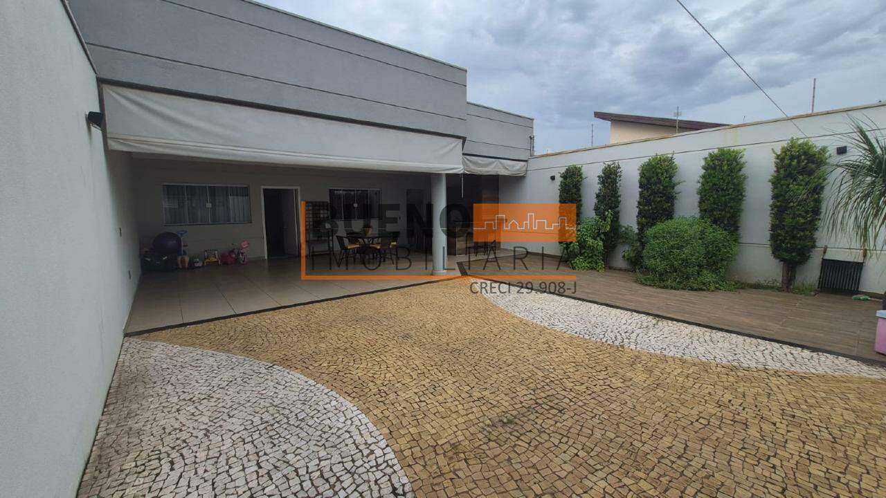 Casa à venda no Centro: 
