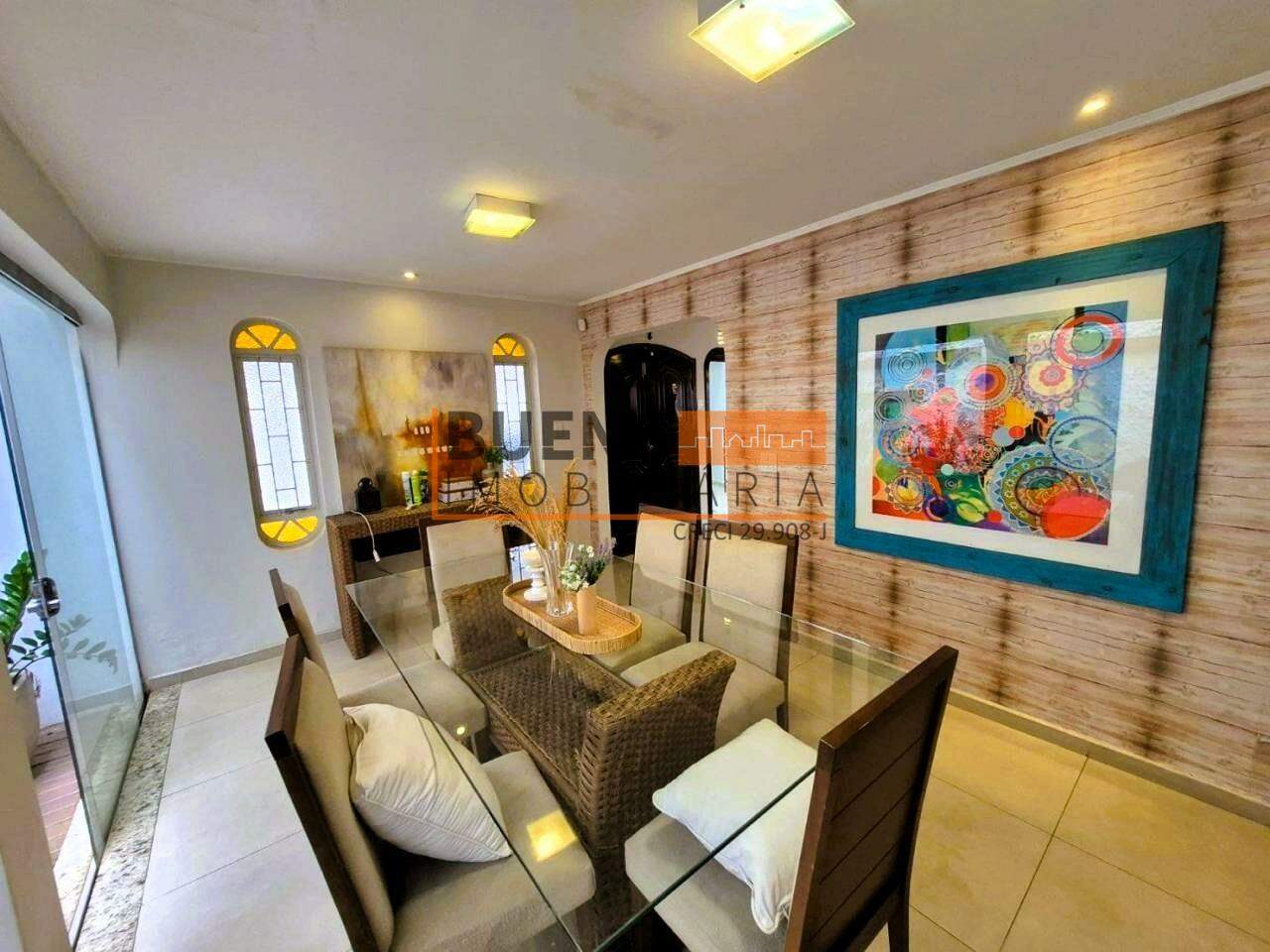 Casa à venda no Centro: 