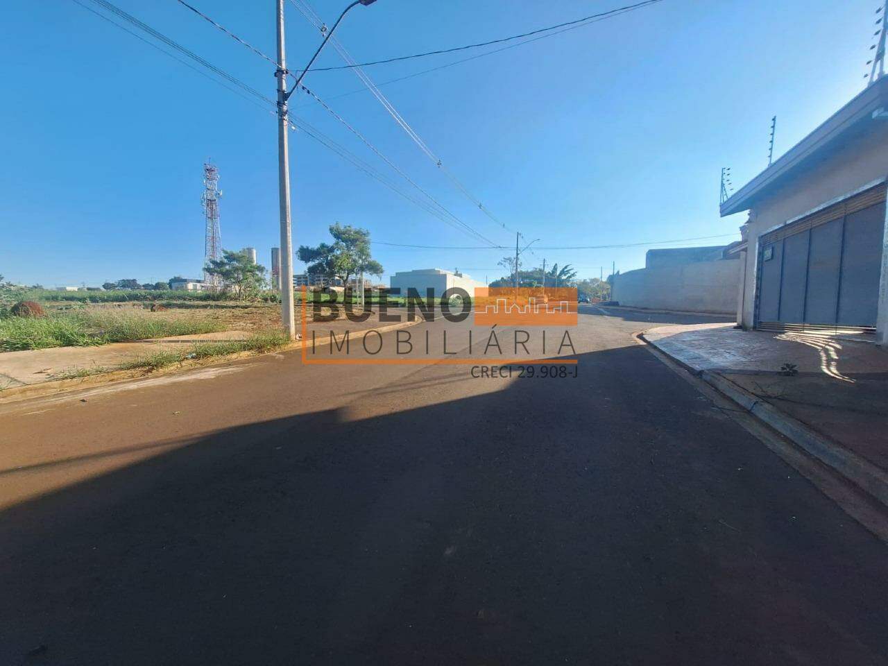 Terreno à venda no Jardim Itapuã: 