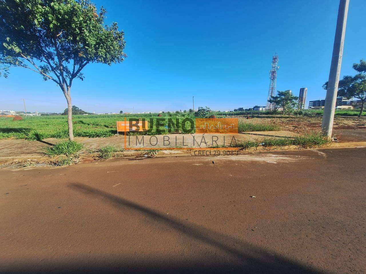 Terreno à venda no Jardim Itapuã: 