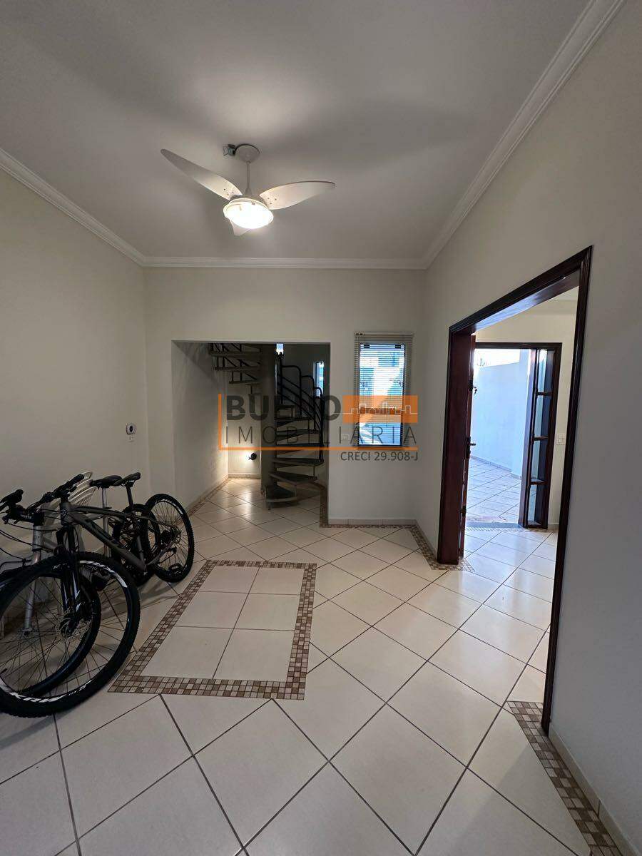 Casa para aluguel no Centro: 