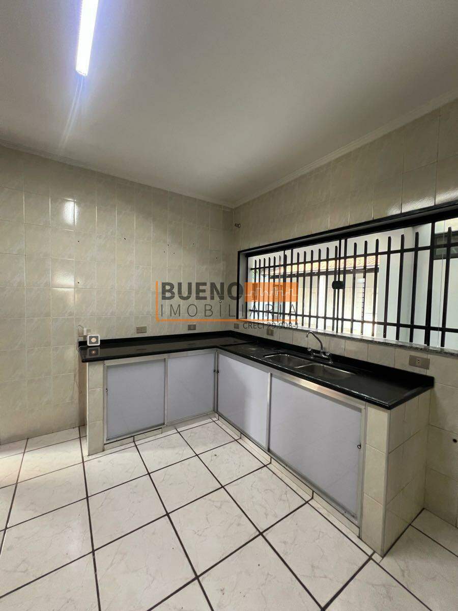 Casa para aluguel no Vila Grego II: 