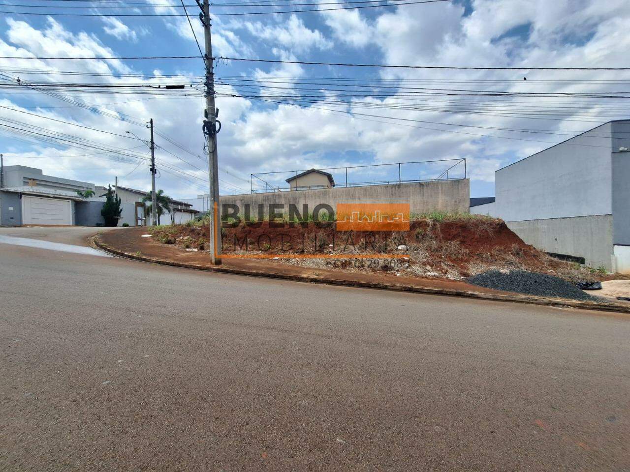Terreno à venda no Terras de Santa Bárbara: 