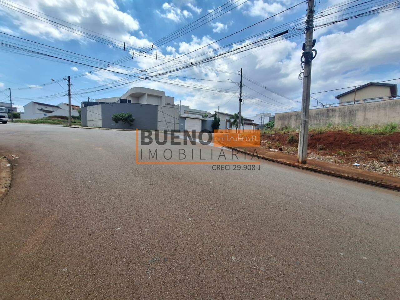 Terreno à venda no Terras de Santa Bárbara: 
