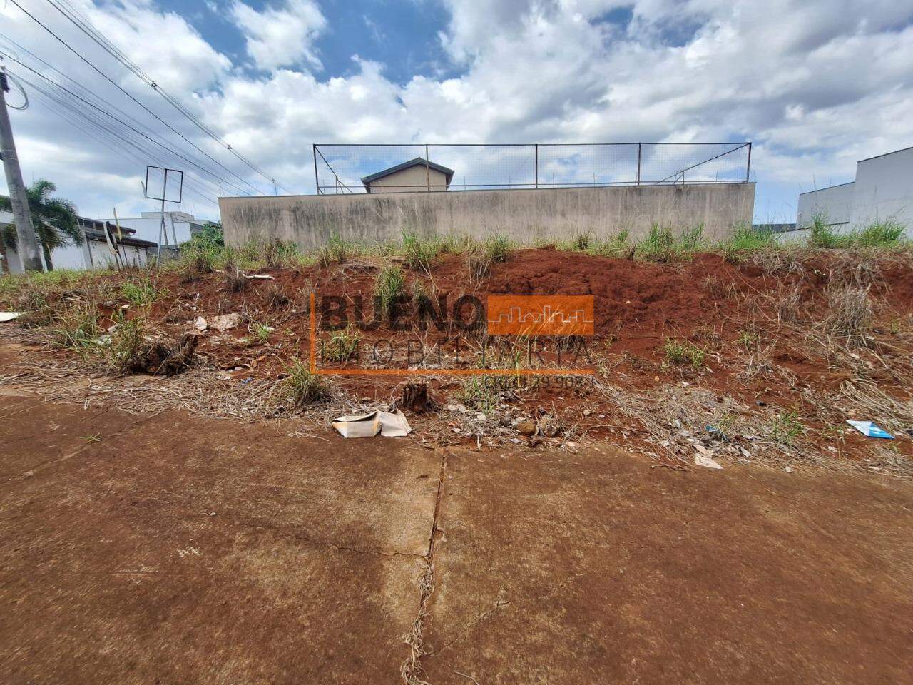 Terreno à venda no Terras de Santa Bárbara: 