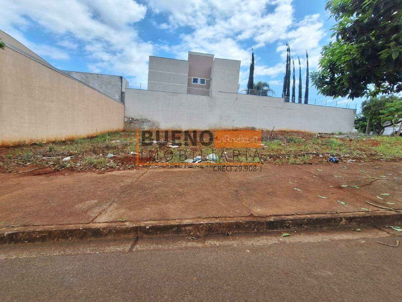 Terreno à venda no Terras de Santa Bárbara: 