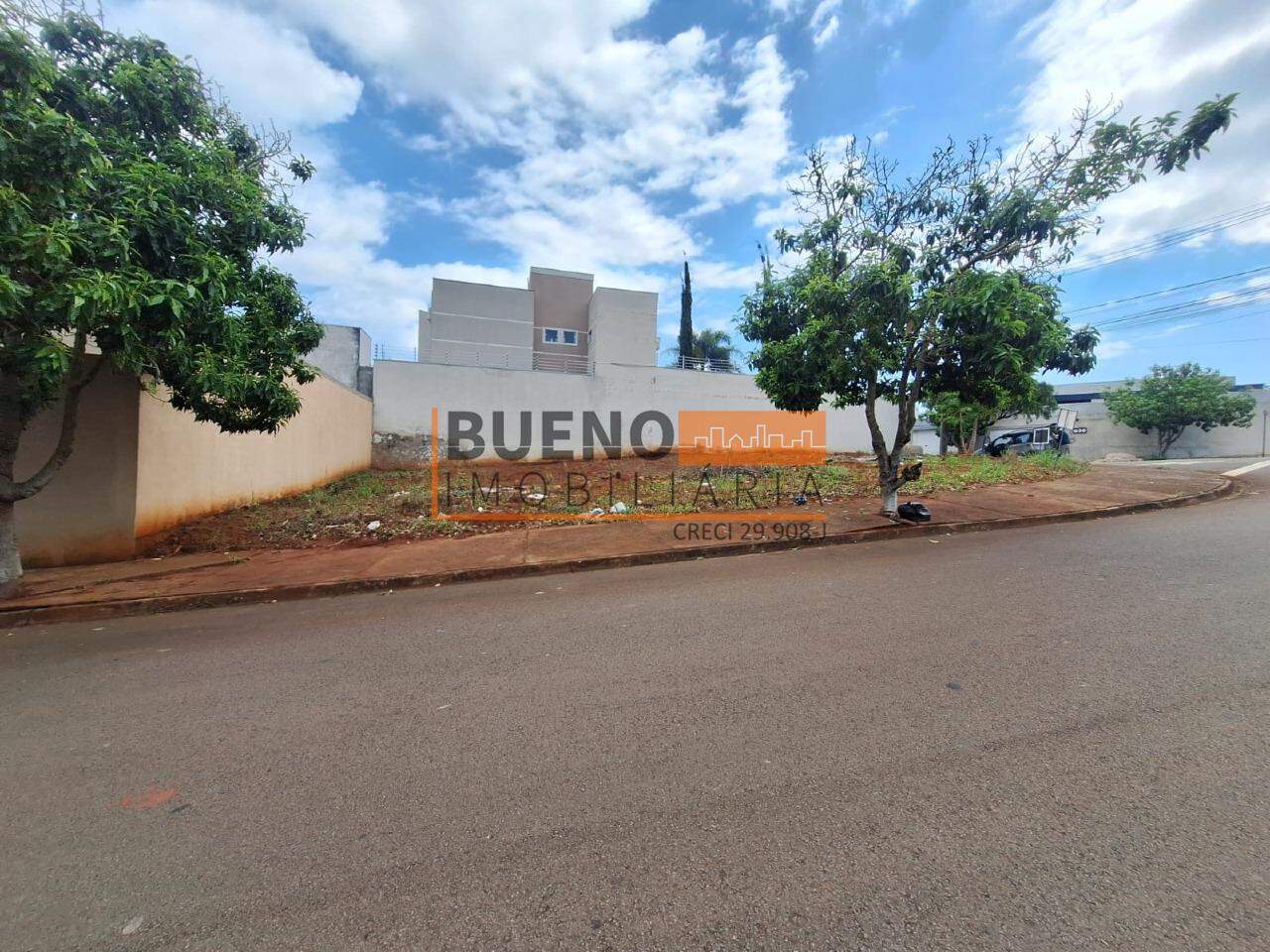 Terreno à venda no Terras de Santa Bárbara: 