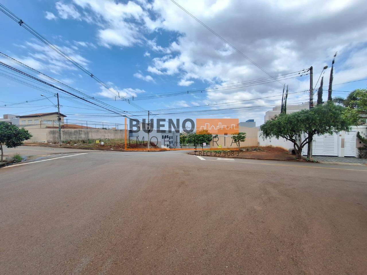 Terreno à venda no Terras de Santa Bárbara: 