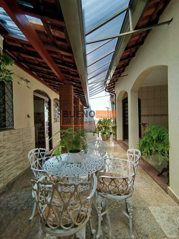 Casa à venda no Centro: 
