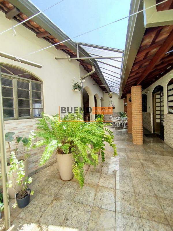 Casa à venda no Centro: 