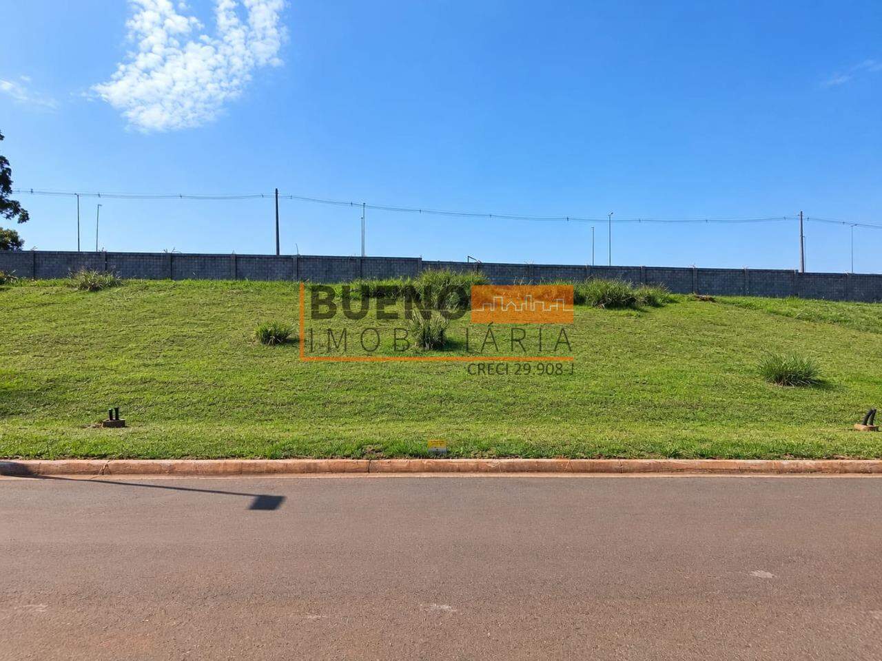 Lote em condomínio à venda no Vila Romi: 