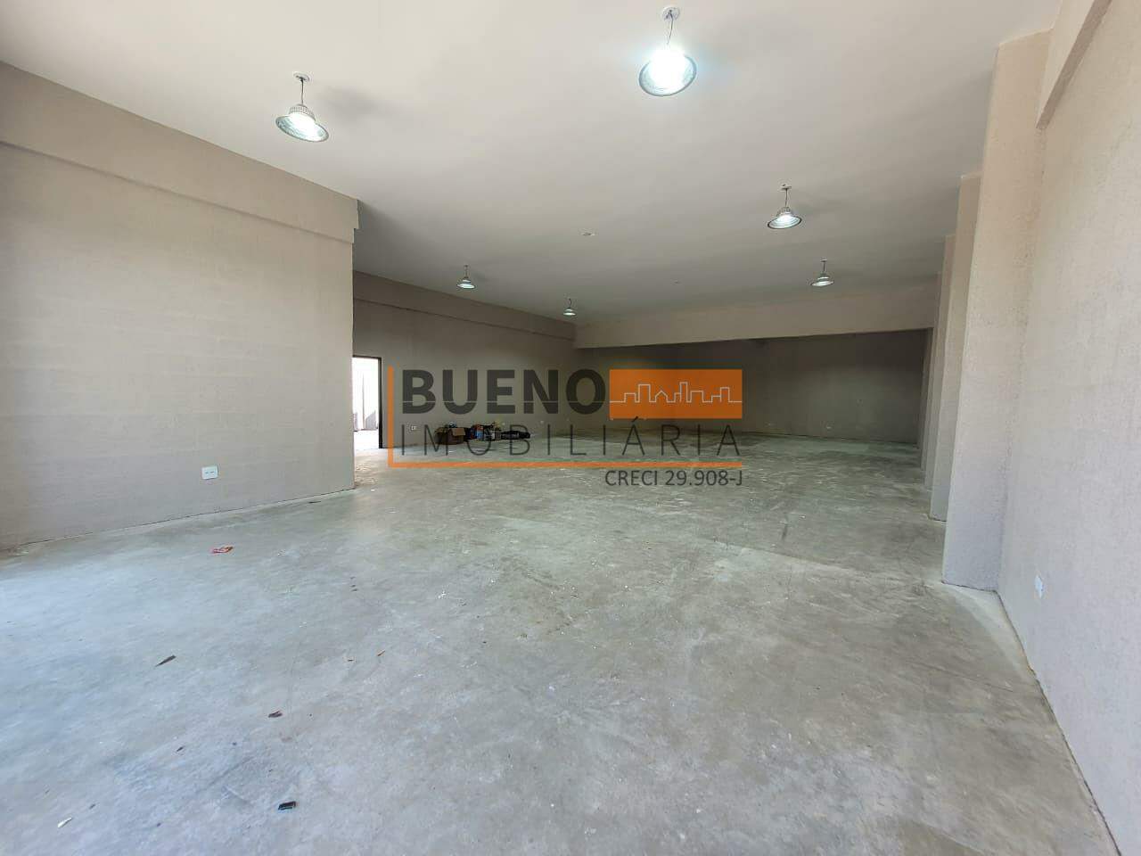 Salão para aluguel no Vale do Rio Branco: 