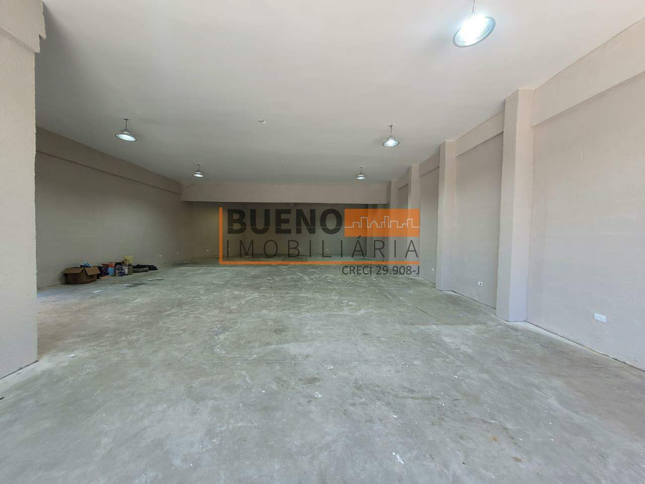 Salão para aluguel no Vale do Rio Branco: 