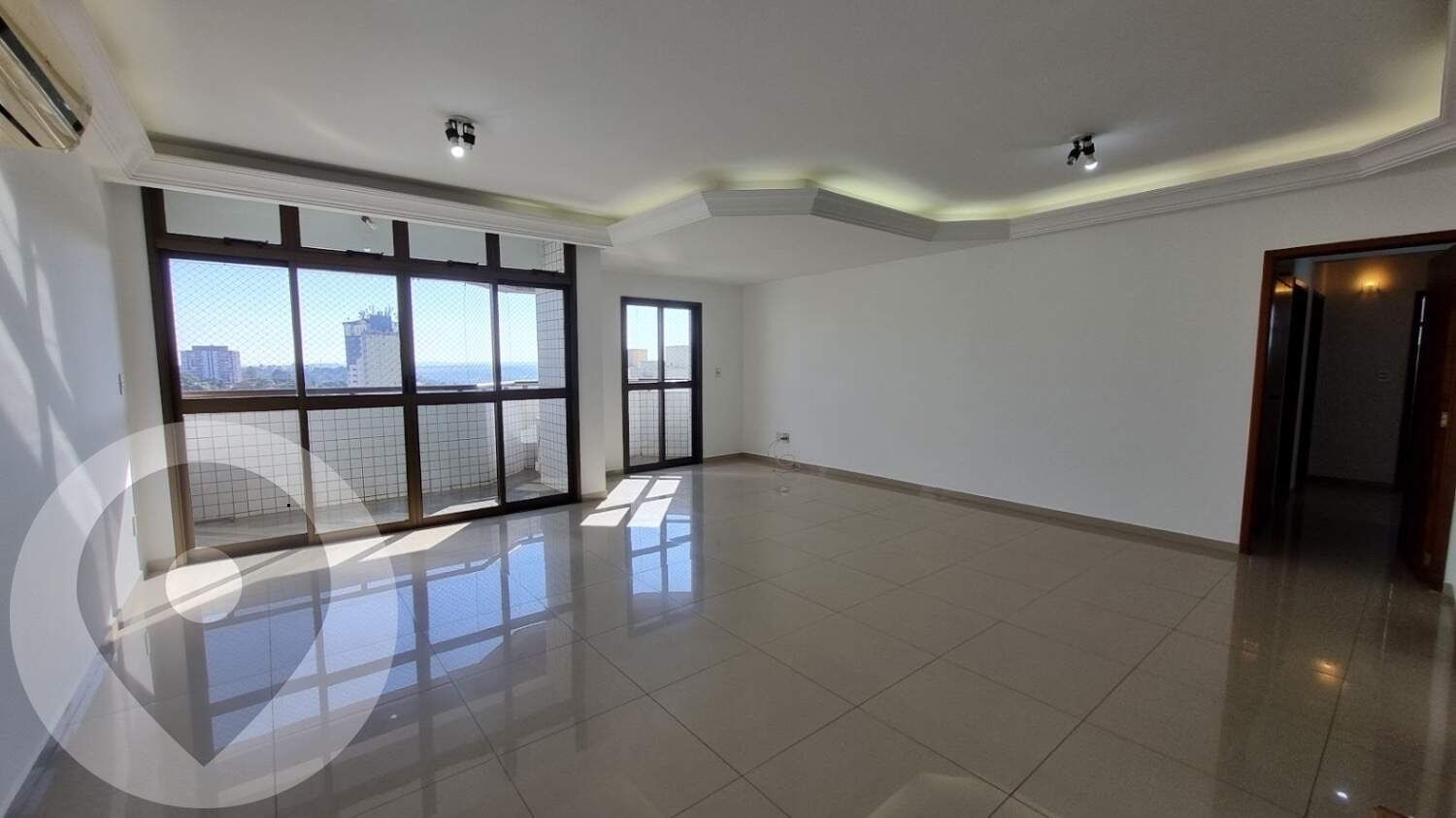Apartamento para aluguel no bairro Mansões Santo Antônio: 