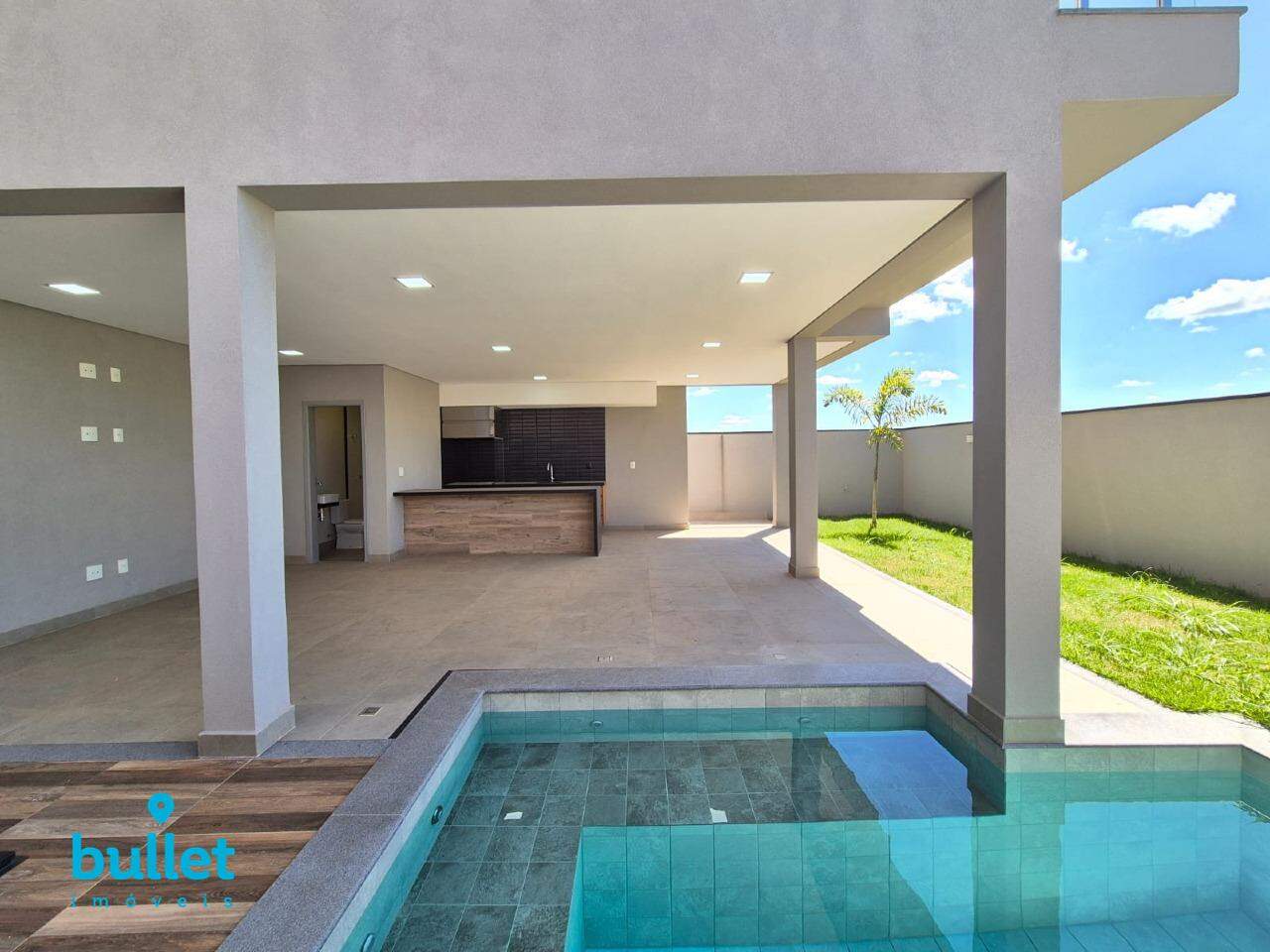 Casa à venda no Roncáglia: 