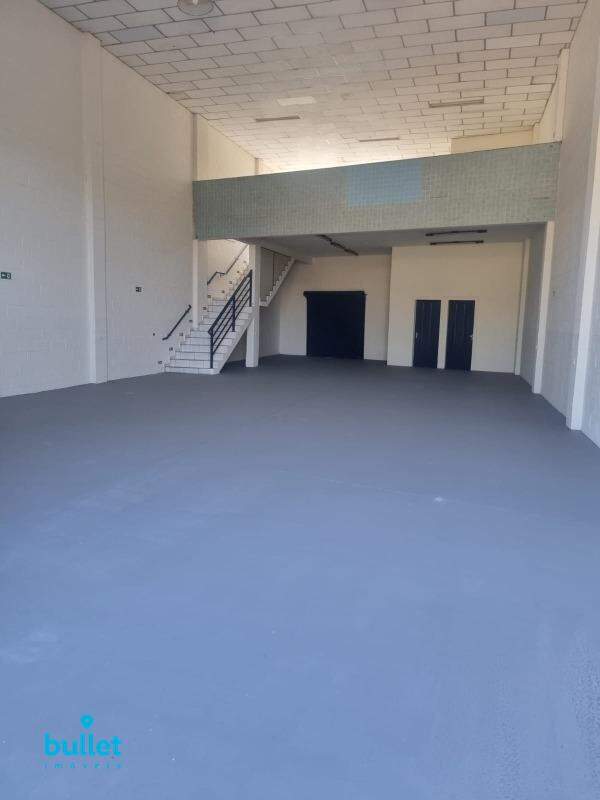 Salão para aluguel no Jardim Okita: 