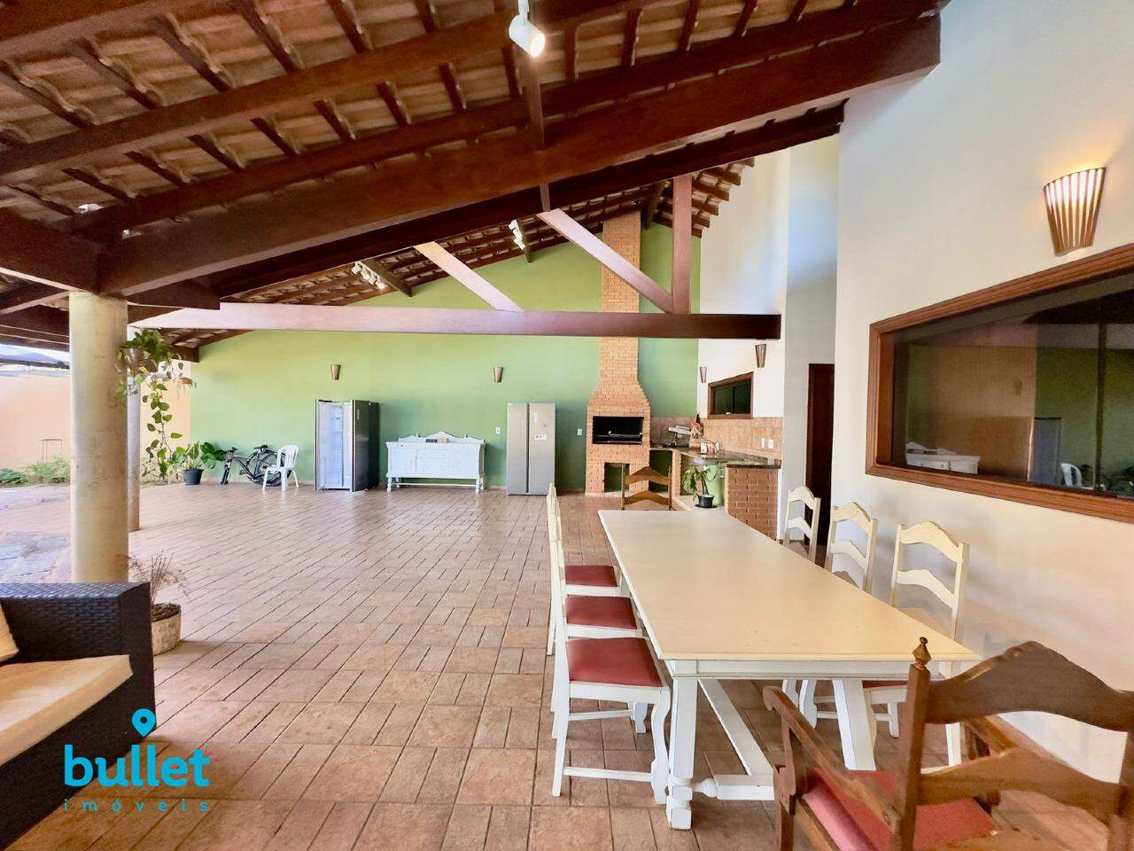 Casa à venda no bairro Chácaras Silvania: 