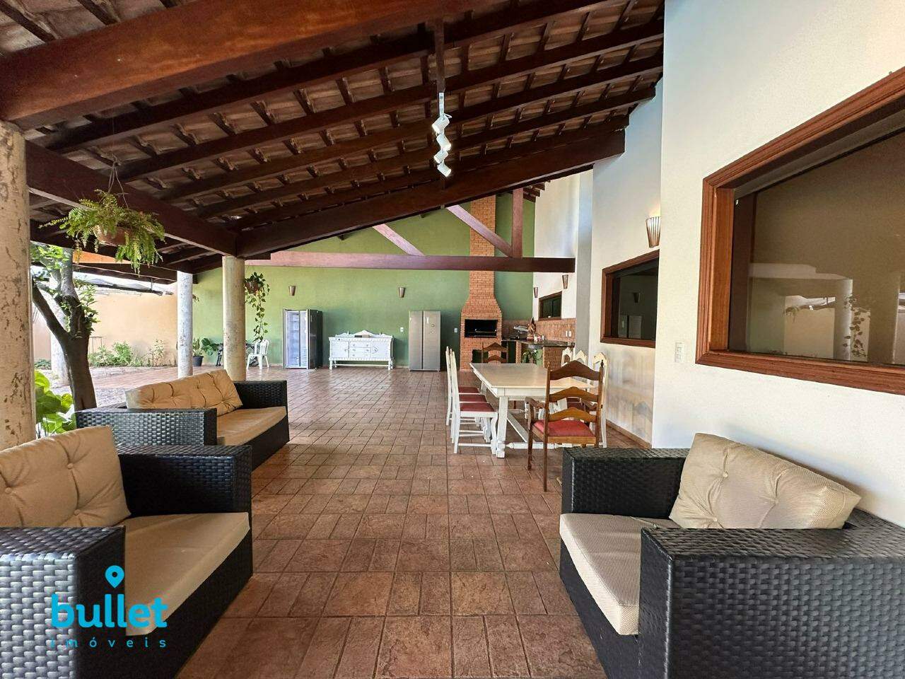 Casa à venda no bairro Chácaras Silvania: 