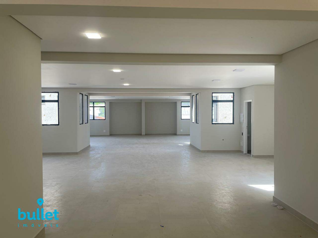 Prédio para aluguel no bairro Vila Itapura: 