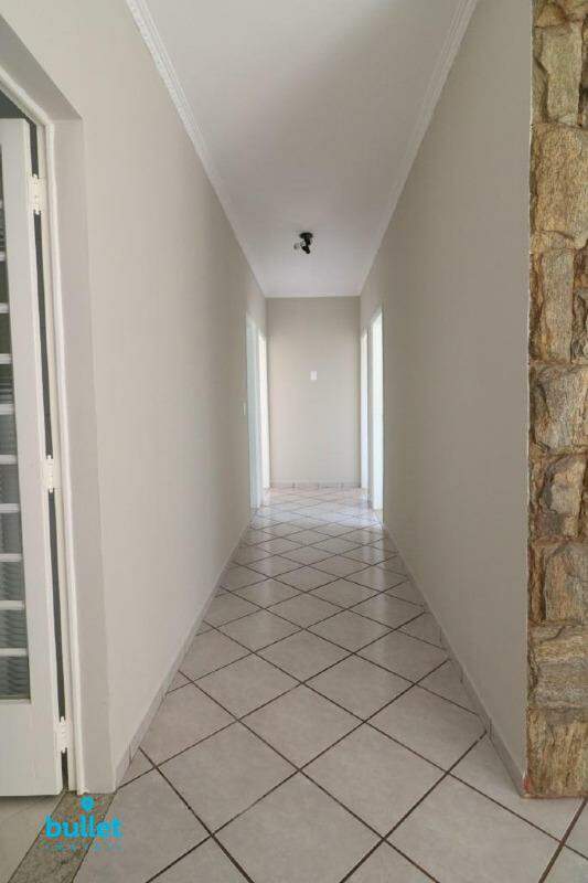 Casa à venda no bairro Jardim Eulina: 