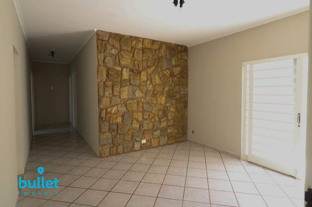 Casa à venda no bairro Jardim Eulina: 