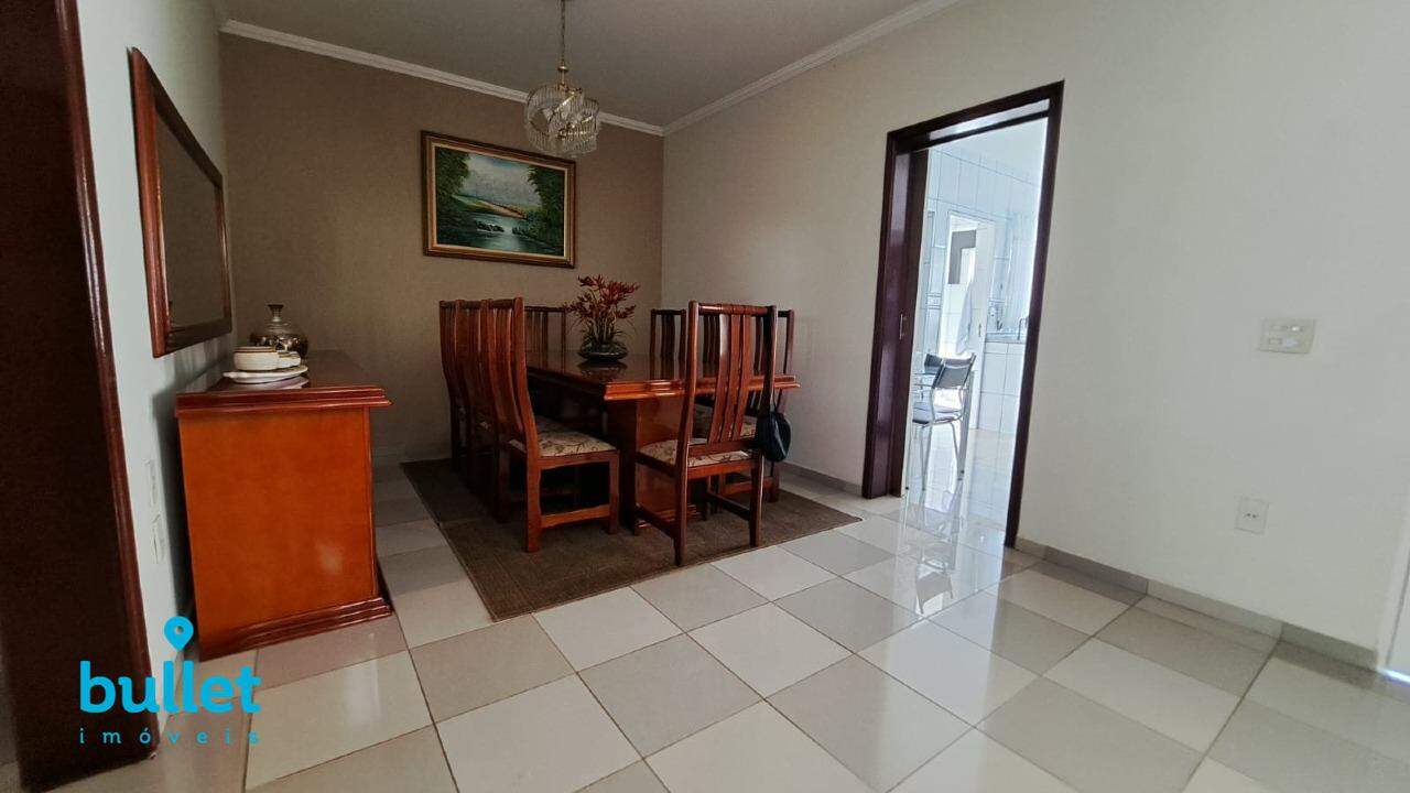 Casa à venda no bairro Parque das Flores: 