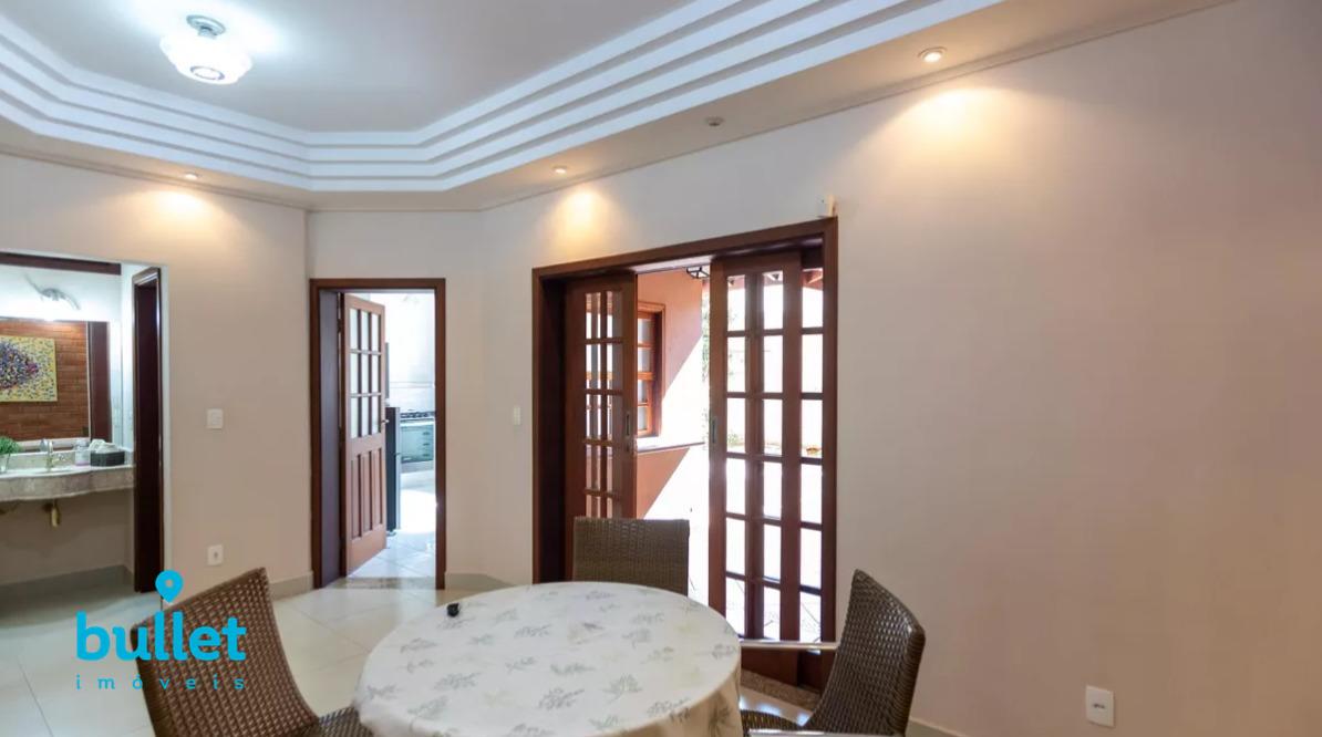 Casa à venda no bairro Parque das Flores: 