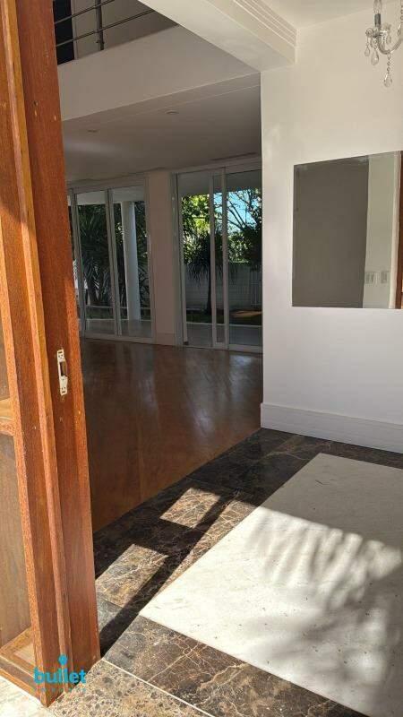 Casa para aluguel no bairro Swiss Park: 