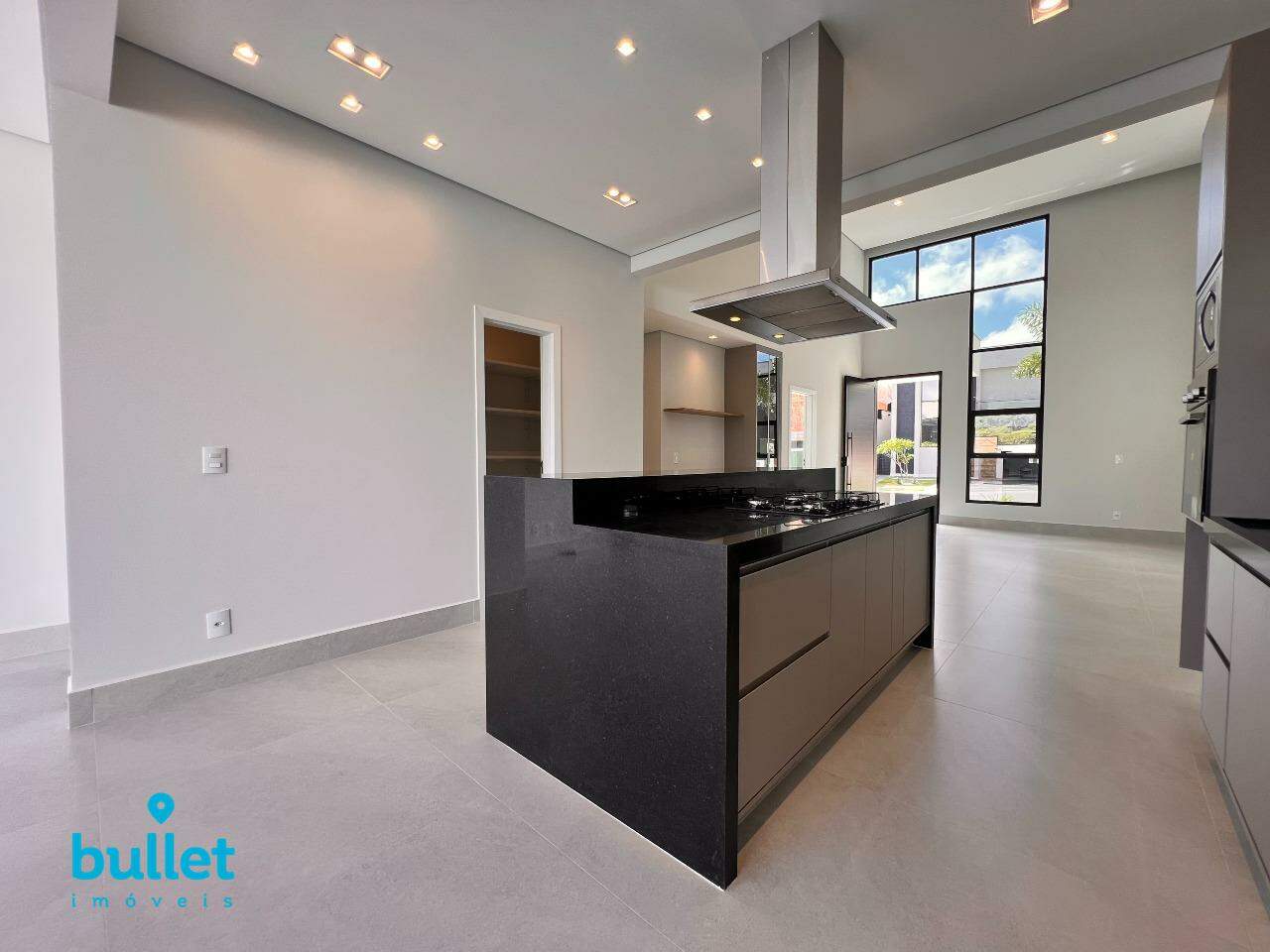 Casa à venda no bairro Roncáglia: 