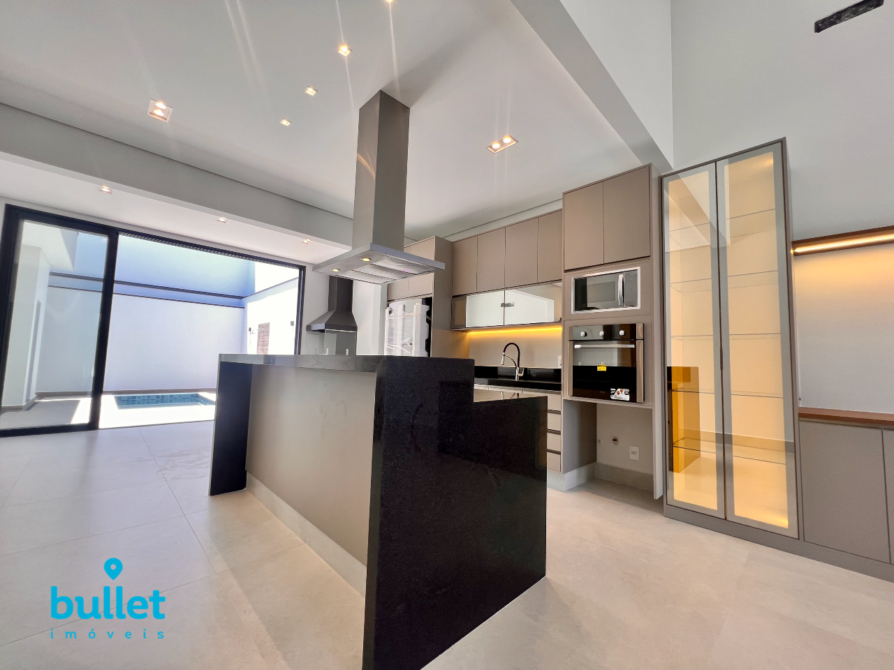 Casa à venda no bairro Roncáglia: 