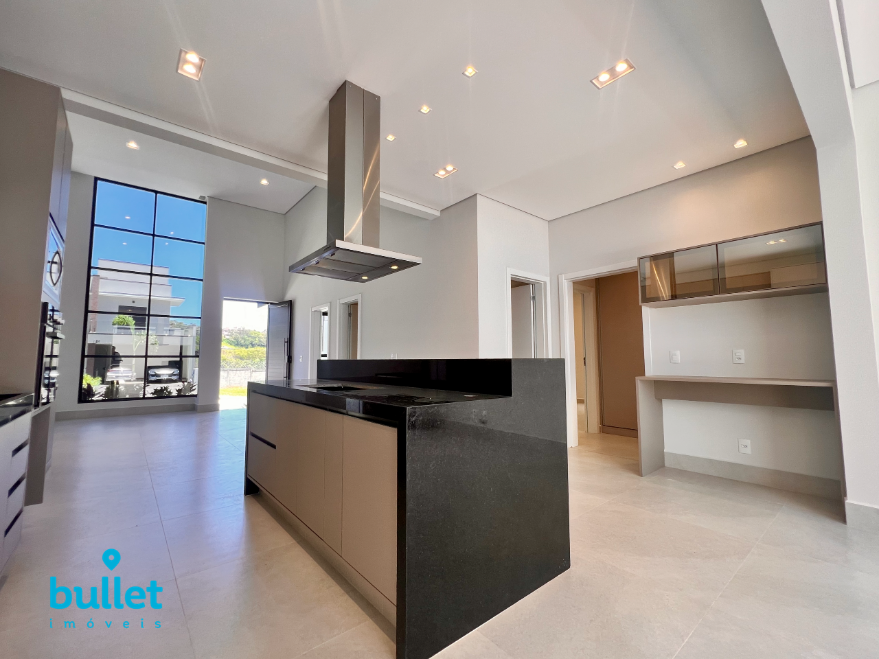 Casa à venda no bairro Roncáglia: 