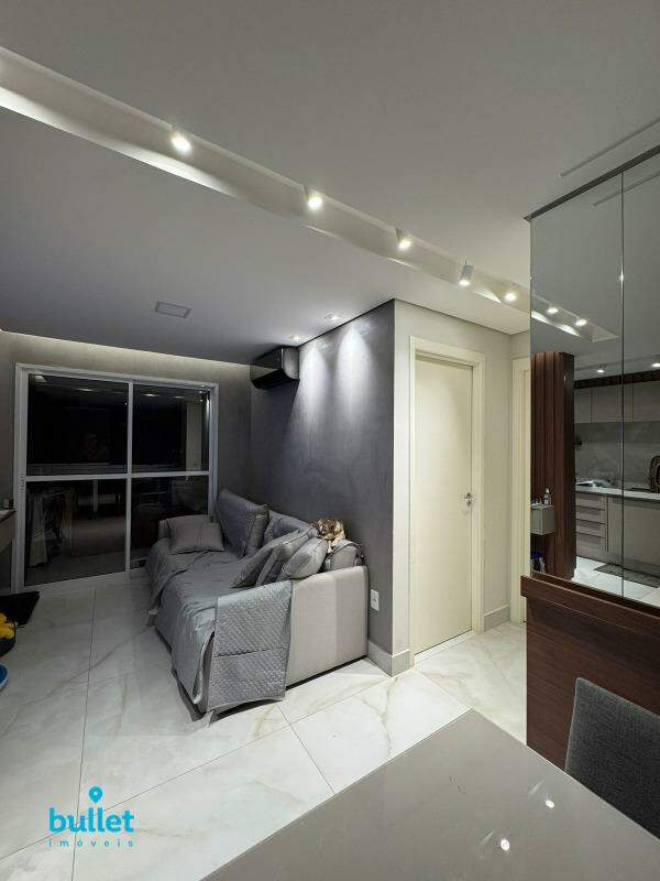 Apartamento à venda no bairro Balneário Tropical: 