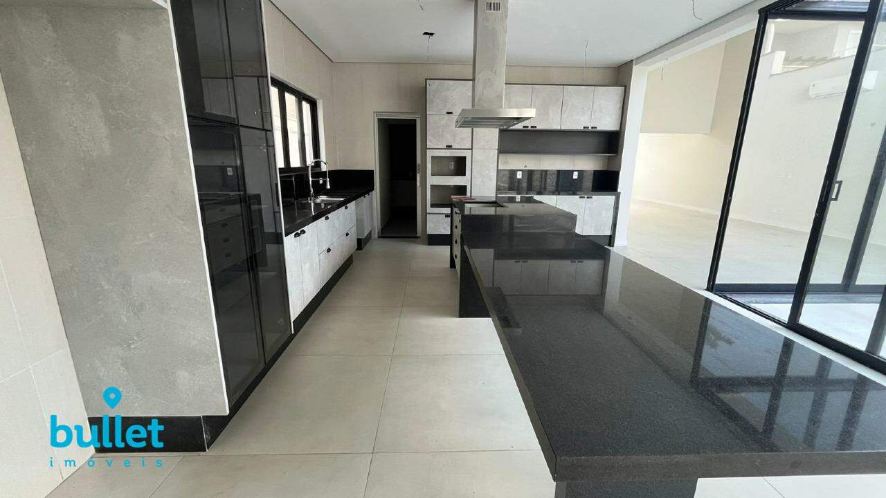 Casa à venda no bairro Swiss Park: 