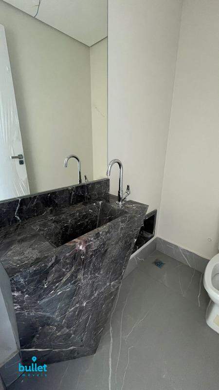 Casa à venda no bairro Swiss Park: 