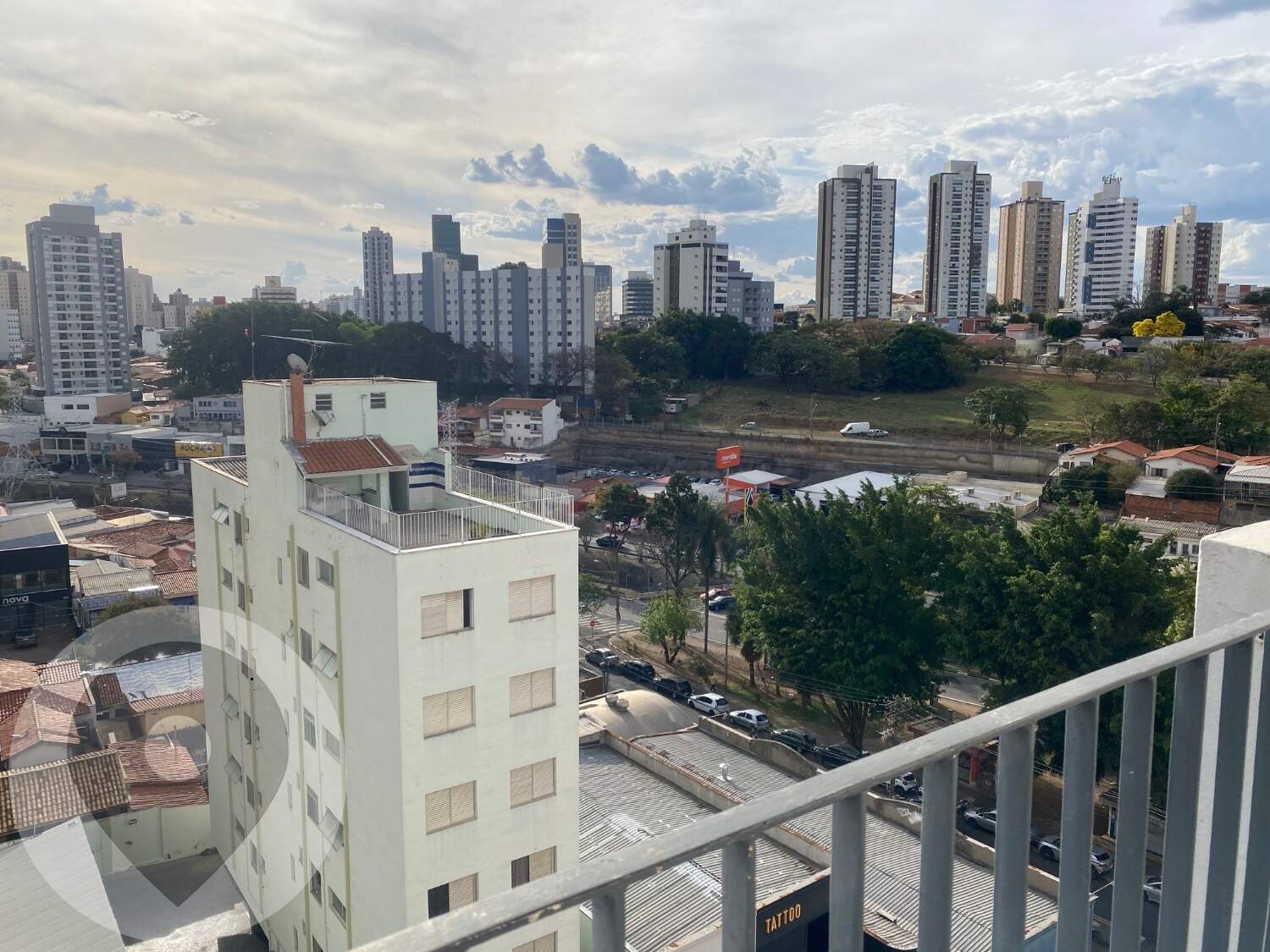 Apartamento para aluguel no bairro Cambuí: 