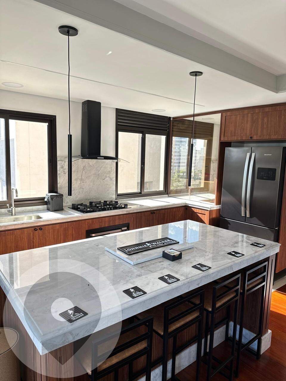 Apartamento para aluguel no bairro Cambuí: 