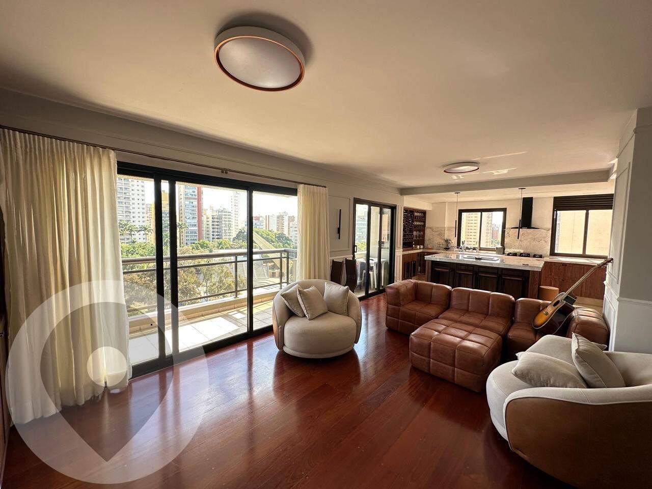 Apartamento para aluguel no bairro Cambuí: 