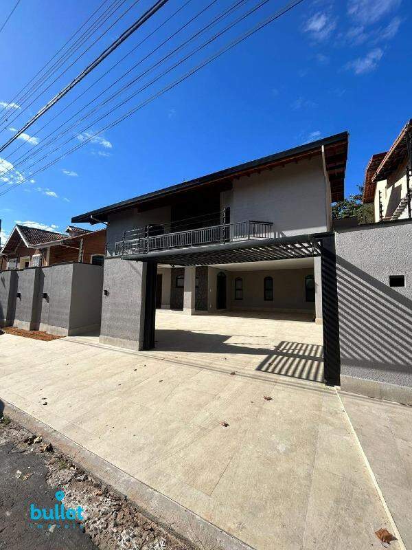 Casa à venda no bairro Jardim de Itapoan: 