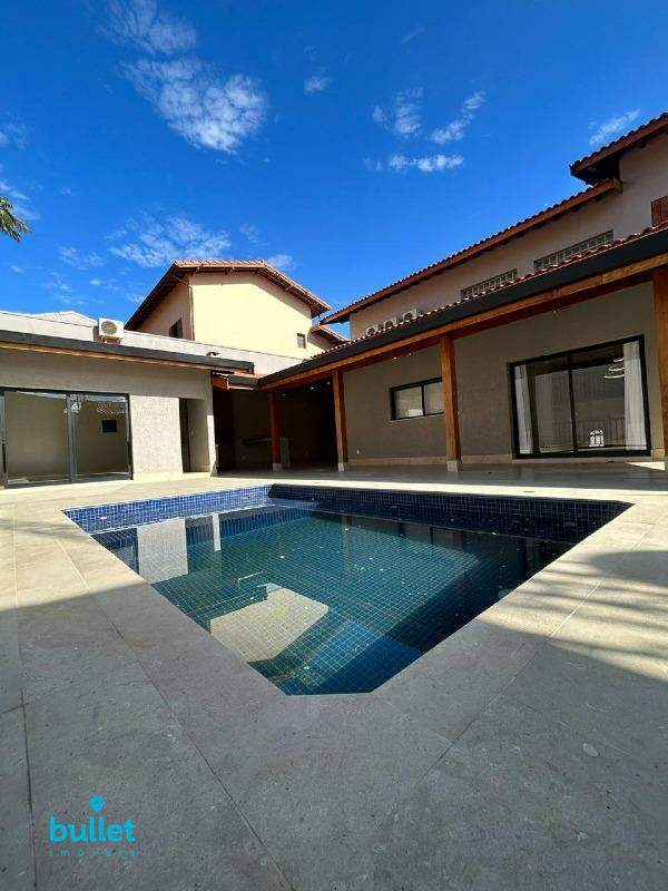 Casa à venda no bairro Jardim de Itapoan: 