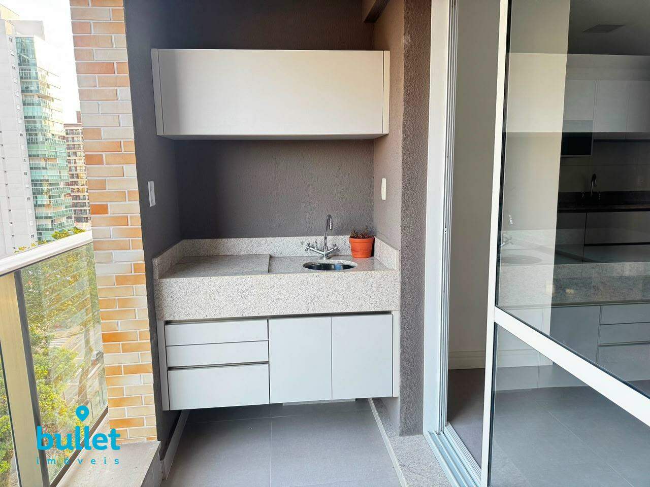 Apartamento para aluguel no bairro Cambuí: 