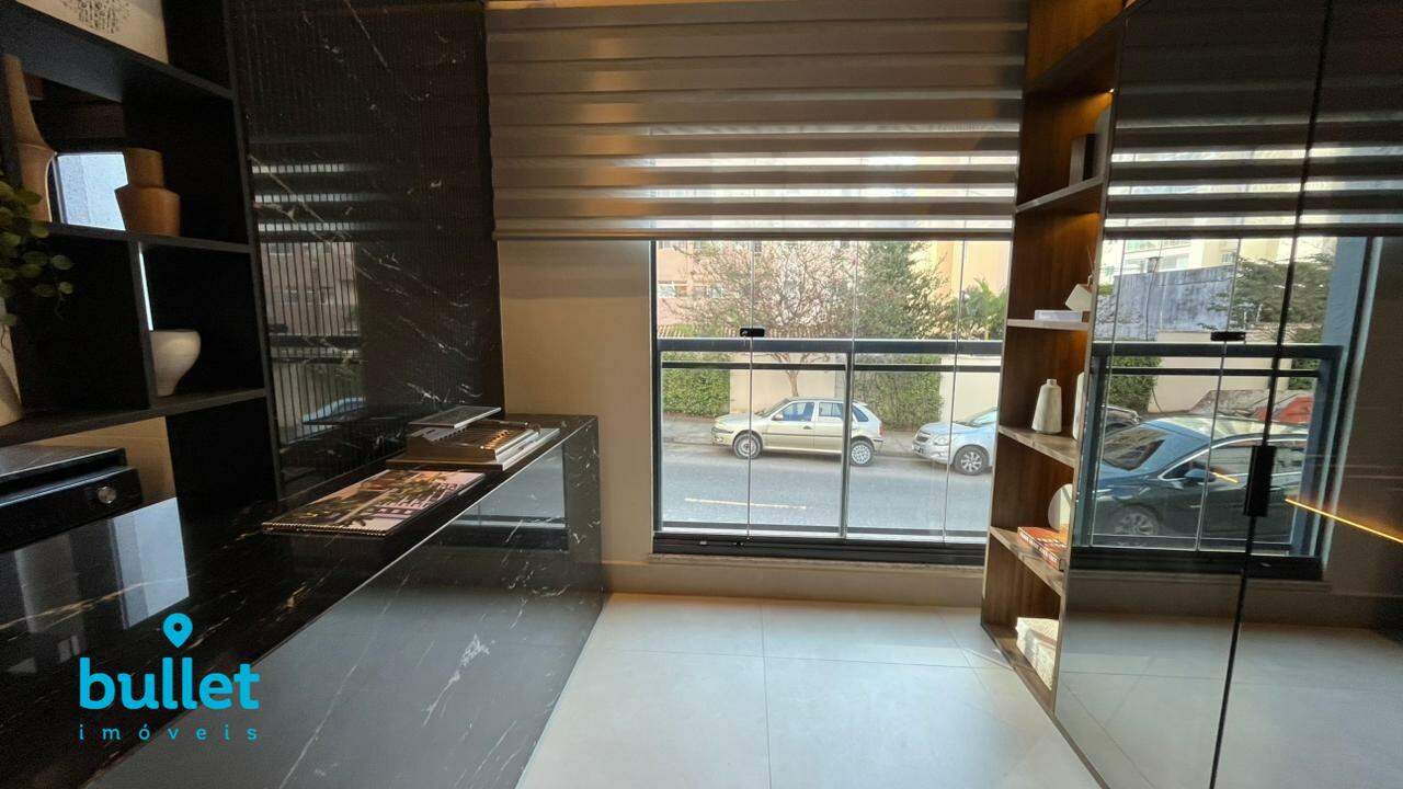 Apartamento à venda no bairro Mansões Santo Antônio: 