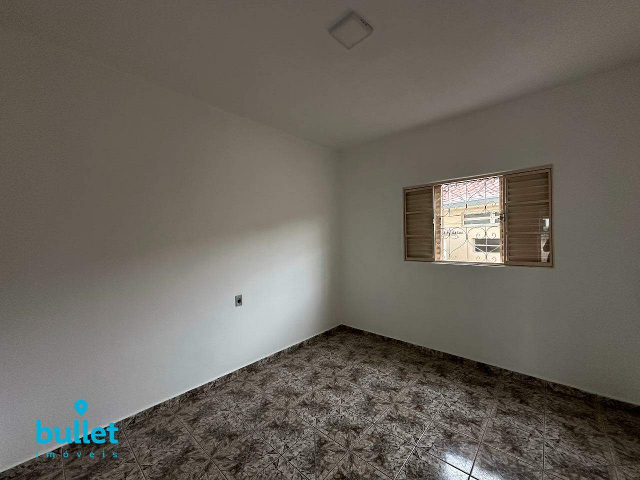 Casa à venda no bairro Jardim Leonor: 