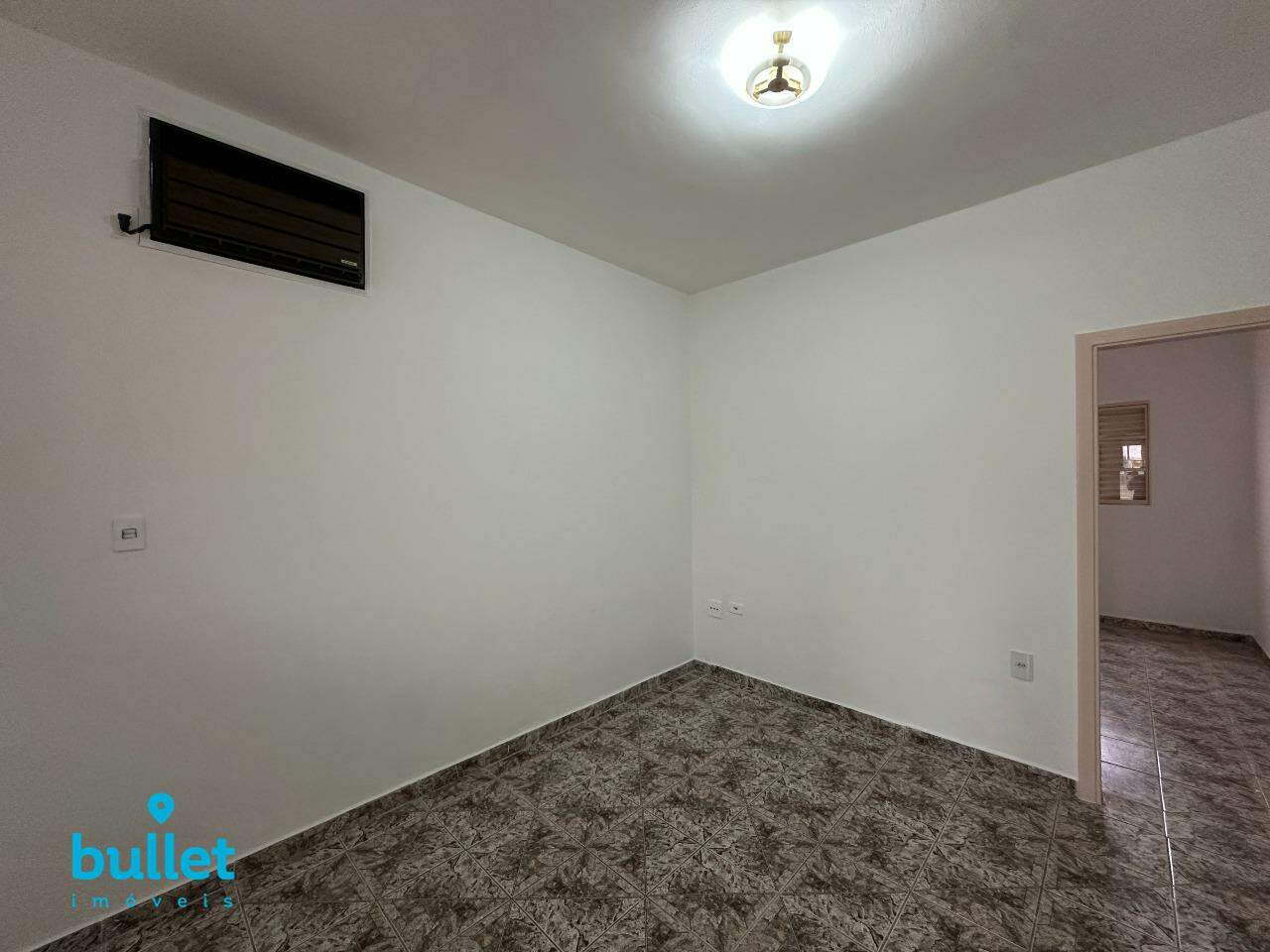 Casa à venda no bairro Jardim Leonor: 