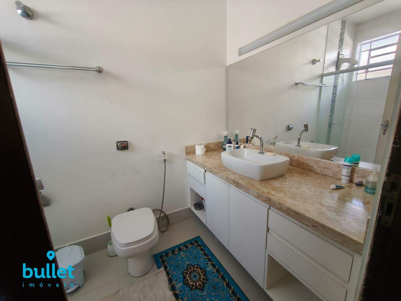 Casa à venda no bairro Jardim Chapadão: 