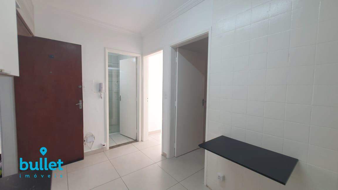 Apartamento para aluguel no bairro Centro: 