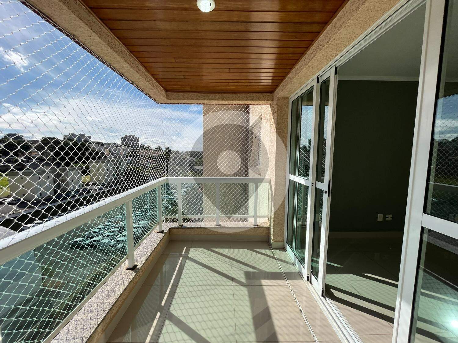 Apartamento para aluguel no bairro Mansões Santo Antônio: 