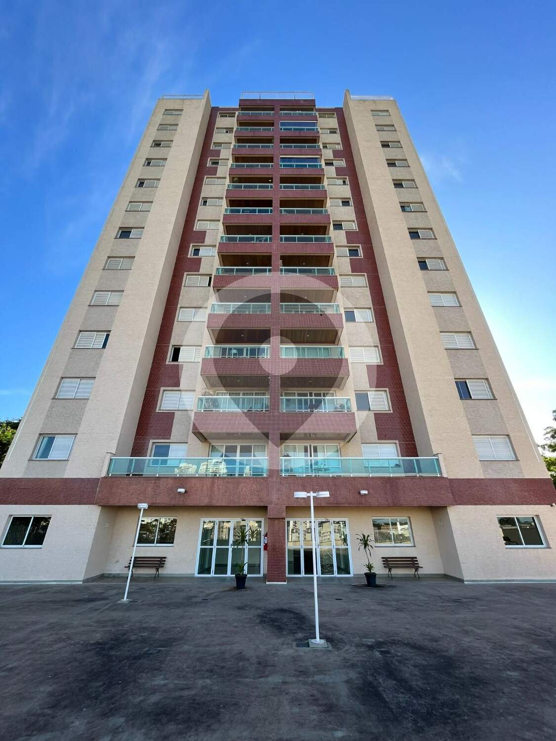 Apartamento para aluguel no bairro Mansões Santo Antônio: 