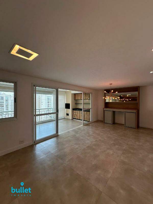 Apartamento à venda no bairro Vila Brandina: 